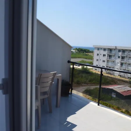 Sea La Vie Apartment *